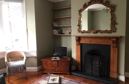 Upper Town Apartment | Perfect Central Bath Hideaway with Free Parking