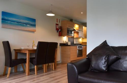 Filey House | Perran Cottage