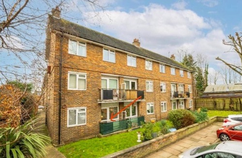 Chiswick Riverside Apartment | Pet Friendly 1bed Studio With Free Parking