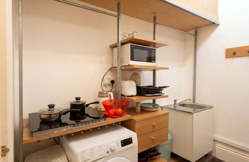 Edgbaston Apartment | Pet-Friendly 2-Bed Suite | Sleeps 7 | Free Parking