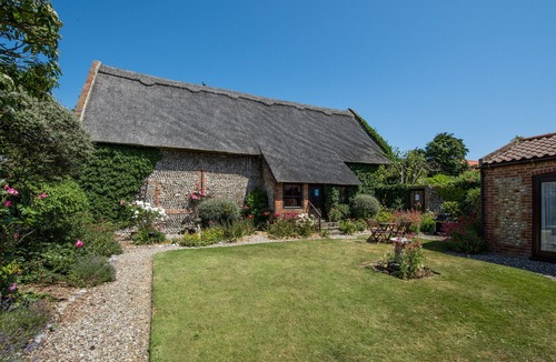 Bacton House | Pilgrims Chase - Three Bedroom House, Sleeps 6