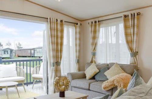 West Heslerton House | Pinecone Lodge
