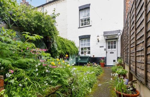 Exeter House | Pip's Cottage