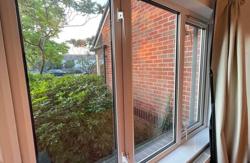 Weybridge Apartment | Pit Stop - Brooklands Weybridge Flat