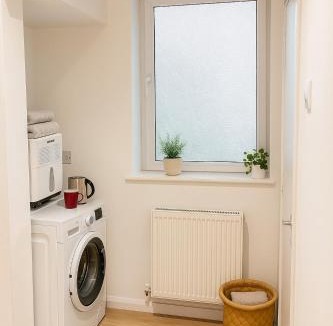 Wigan Apartment | Platt Bridge Contractor Stays-One Bedroom house