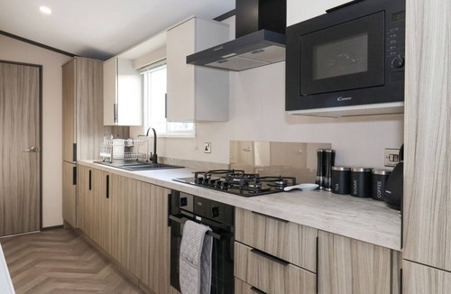 West Heslerton Cabin | Plot 43, is in East Heslerton.