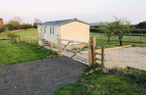 North Bitchburn Apartment | Plum Tree Lodge Set in 2 acres of Private Land