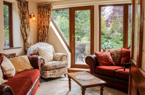 Munslow House | Pool Barn