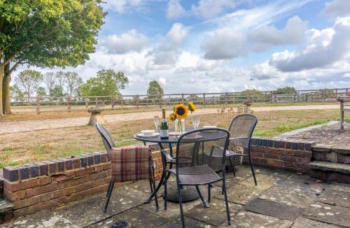 Mangotsfield House | Poplar Cottage - Historic Barn in Dumbleton