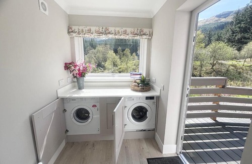 Crianlarich House | Portnellan