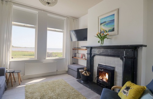 Cummertrees Cottage | Pow-wow Shore Cottage
