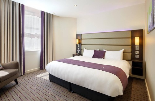 Basingstoke Hotel | Premier Inn Basingstoke Town Centre