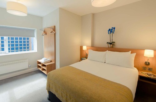 Reading City Centre Apartment | PREMIER SUITES Reading