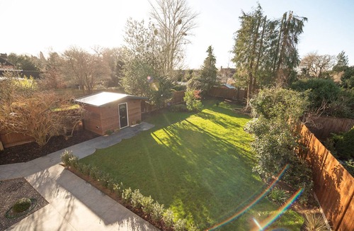 Reading Apartment | Premium Upper Apartment with Parking & Garden View