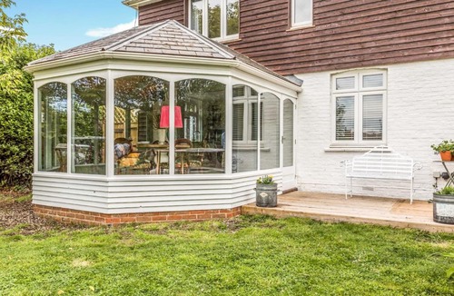 Birdham House | Pretty Three Bedroomed home near the Beach - Pass the Keys