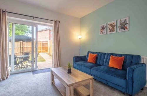 Upton House | Pristine and Modern Home away from Home