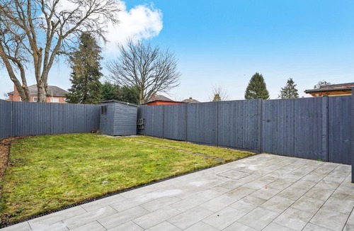 Patchway Apartment | Private 2Bed-Parking & Garden-By FabAccommodation