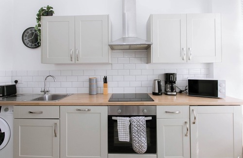 Exeter Apartment | Private City Centre Apt With Free Parking