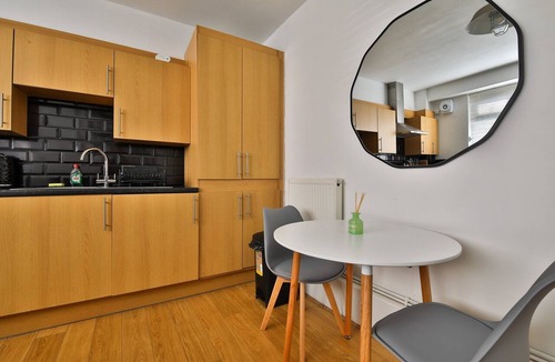 Canton House | Private Detached 1-Bed Coach House in Canto