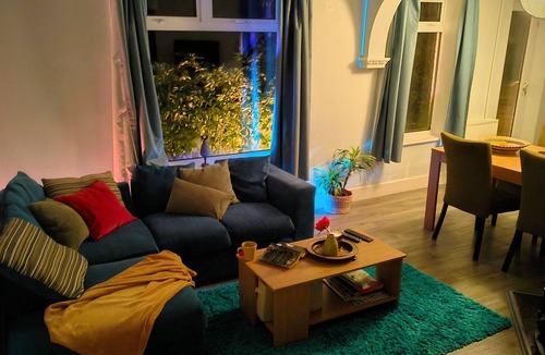 Woodingdean House | Private Entire House - 3 Bedrooms, Garden, Parking