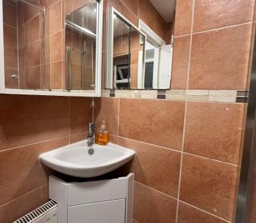 Preston Apartment | Private Studio by Wembley