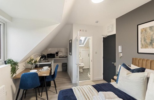 Clapton Apartment | Private Studio Hackney Fast Central London Access