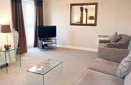 Newcastle-upon-Tyne Apartment | Properties Unique | Regent