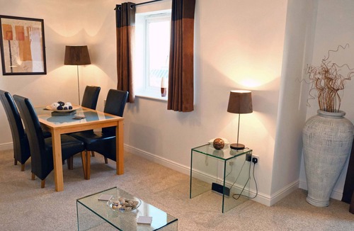 Newcastle-upon-Tyne Apartment | Properties Unique | Regent
