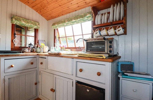 Brazzacott House | Puddle Duck Shepherds Hut, Crackington Haven