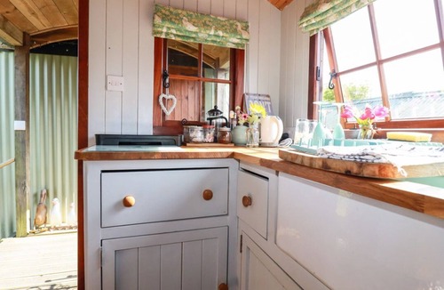 Brazzacott House | Puddle Duck Shepherds Hut, Crackington Haven