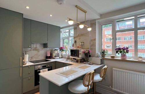 Putney Apartment | Putney: Chic Flat, River & Tube