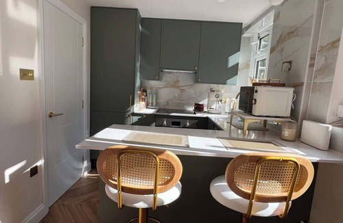 Putney Apartment | Putney: Chic Flat, River & Tube