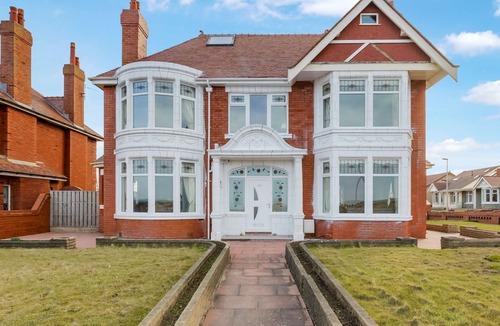 Bispham House | Queen's Crest by Sasco Apartments