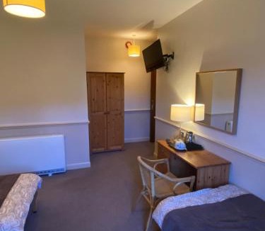 Hillsborough Hotel | Queens Ground