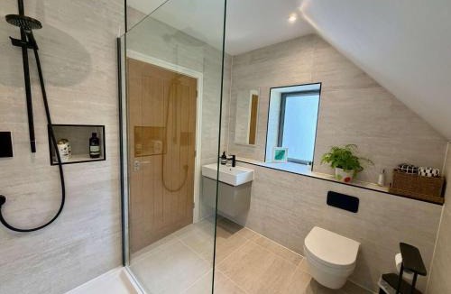 Goring Hotel | Quiet and Cosy Retreat with Parking