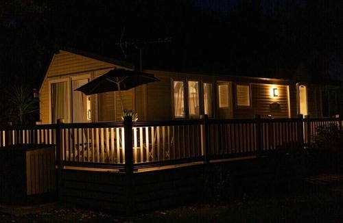 Milford on Sea RV Rental | Quiet location on the 5* Shorefield Country Park & Spa