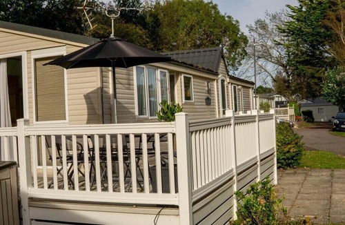 Milford on Sea RV Rental | Quiet location on the 5* Shorefield Country Park & Spa