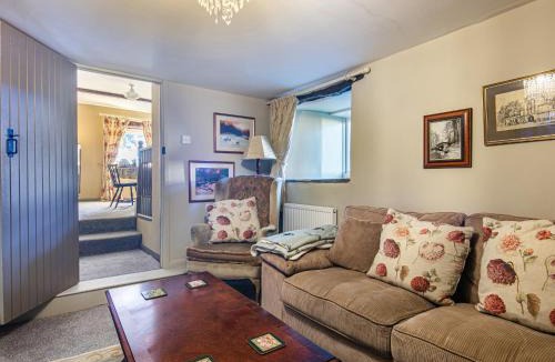 Bakewell House | Rabbit Hut