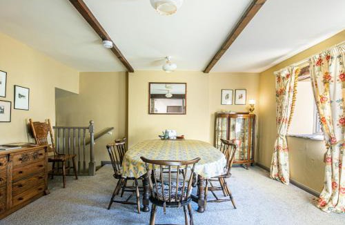 Bakewell House | Rabbit Hut