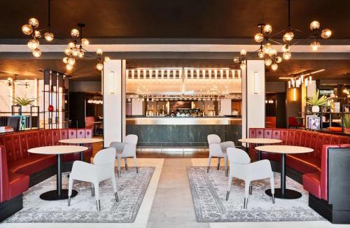 Heathrow Villages Hotel | Radisson Hotel and Conference Centre London Heathrow