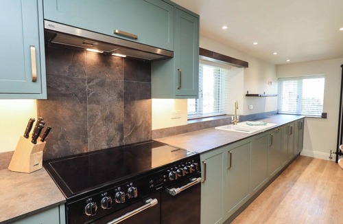 Settle House | RAGGED HALL BARN, pet friendly, character holiday cottage in Settle