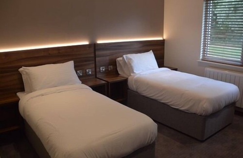 Llanvair Kilgeddin Hotel | Raglan Lodge