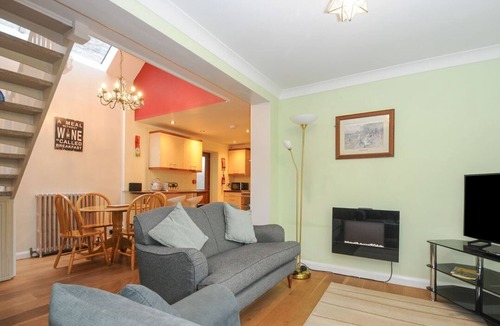 Launceston Cottage | Rainbows End is in Launceston.