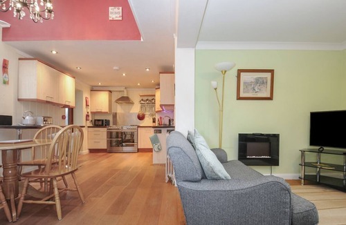 Launceston Cottage | Rainbows End is in Launceston.