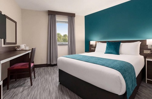 Cobham Hotel | Ramada by Wyndham Cobham