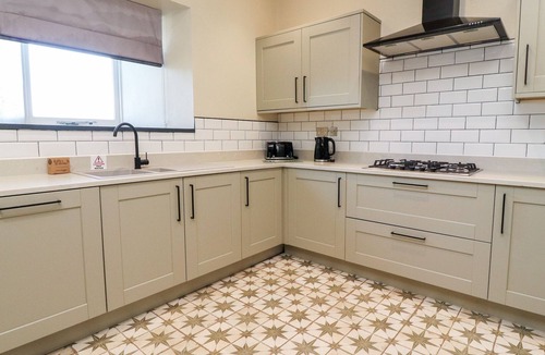 Tosside Cottage | RATHMELL, pet friendly, with pool in Long Preston