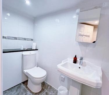 Windermere Villa | Rayrigg Villa Windermere (Room Only)