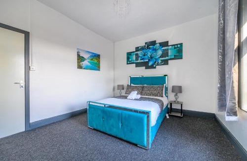 Churwell House | RB27GT - Comfortable Shared Bedroom in Morley