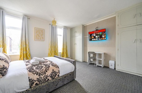 Beeston House | RC15CF - Comfortable Shared Bedroom in Beeston