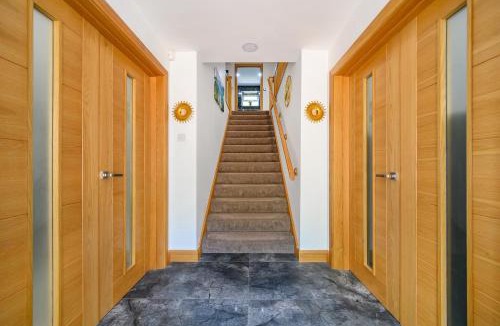 Batley House | RD7B - Cozy Double Room in West Yorkshire